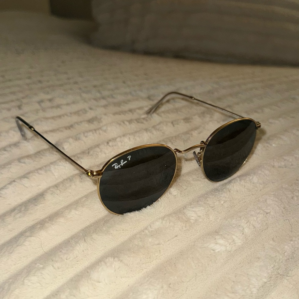 Ray-Ban RB3447 Round Metal Polarized Sunglasses – Gold Frame / Dark Lens
